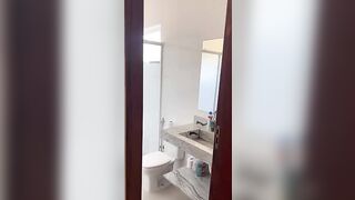 Anni Parreiras transando e dando a buceta no banheiro