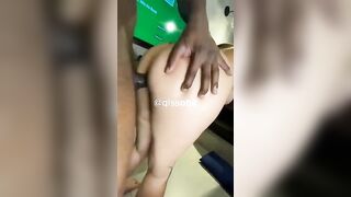 Beatriz Bianca Qissobe transando em pé com dotado negão