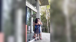 Bi Mejia onlyfans transando de quatro apoiada na cadeira