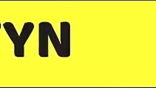 Fodendo a prima ninfetinha safada na cozinha com força