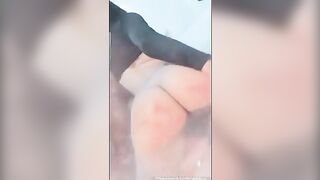 Larissabxj fodendo com força em orgia na banheira