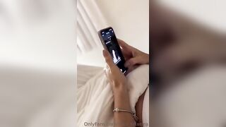 Lilika Teixeira pelada liberando o cuzinho