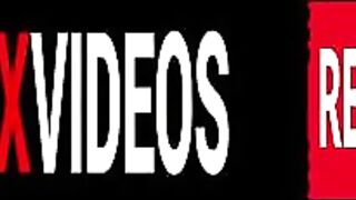 Mah Santos nua masturbando a buceta com vibrador