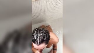 Mari Reis pelada loira gostosa transando no banheiro