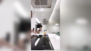 Onlyfans Mulher Melão pelada masturbando a buceta