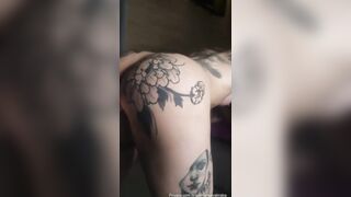 Ruiva Braba nua no banheiro fodendo com consolo – Midiasexl