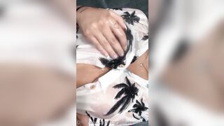 Sarah Estanislau pelada tomando banho e mostrando a bunda