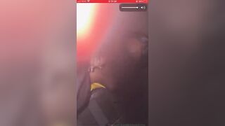 Victoria Simons pelada mamando o amigo na festa